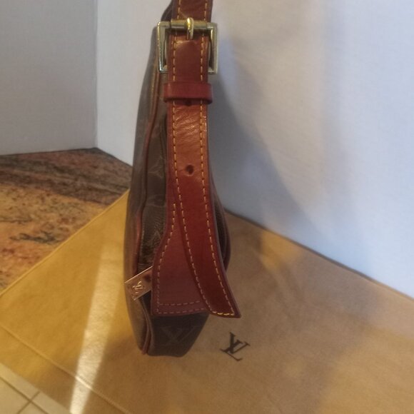 Vintage Louis Vuitton Monogram PM Croissant Pouchette Bag - Picture 5 of 10